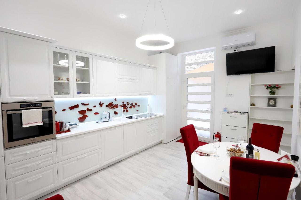 Central Luxury Apartments オラデア エクステリア 写真