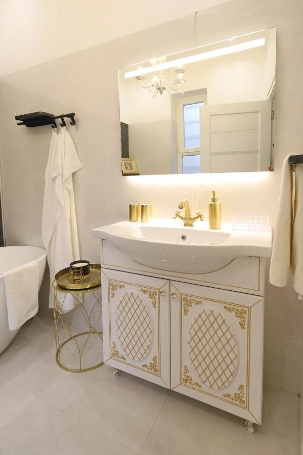 Central Luxury Apartments オラデア エクステリア 写真